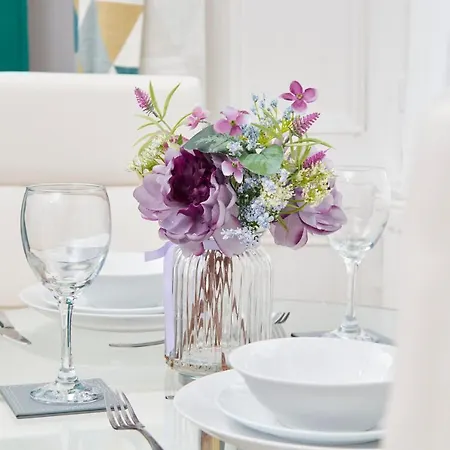 Daire Sleek And Stylish 2 Bed In Clifton - Garden