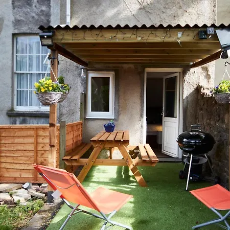 Sleek And Stylish 2 Bed In Clifton - Garden Bristol