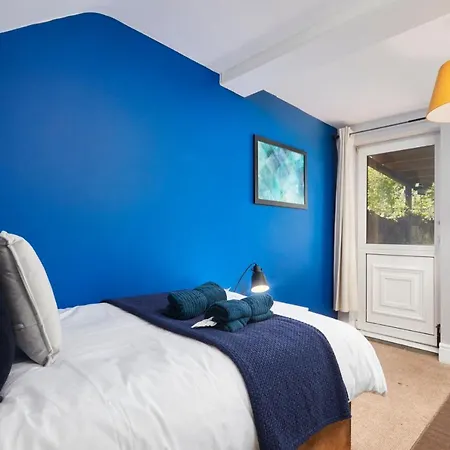 Sleek And Stylish 2 Bed In Clifton - Garden Bristol