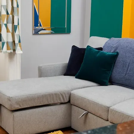 Sleek And Stylish 2 Bed In Clifton - Garden * Bristol